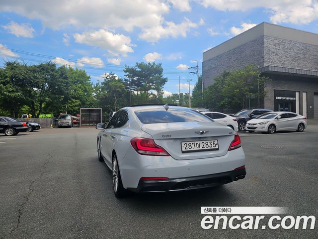 Genesis G70 2.0T Advanced - фото 3