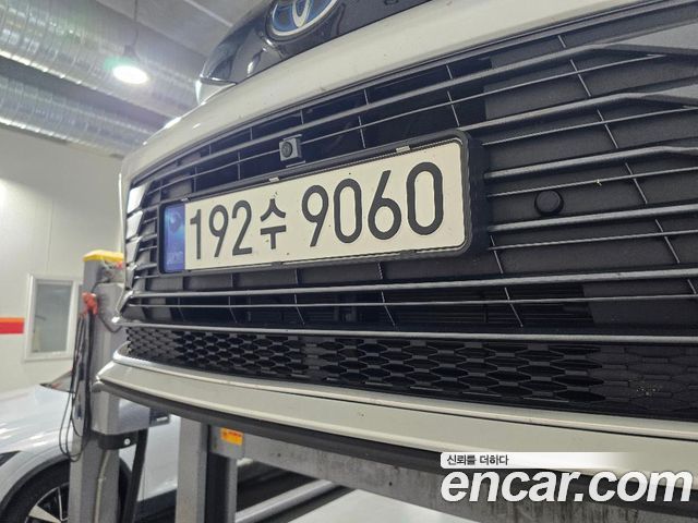 Toyota Sienna 4-го поколения 2.5 Hybrid 2WD - фото 0
