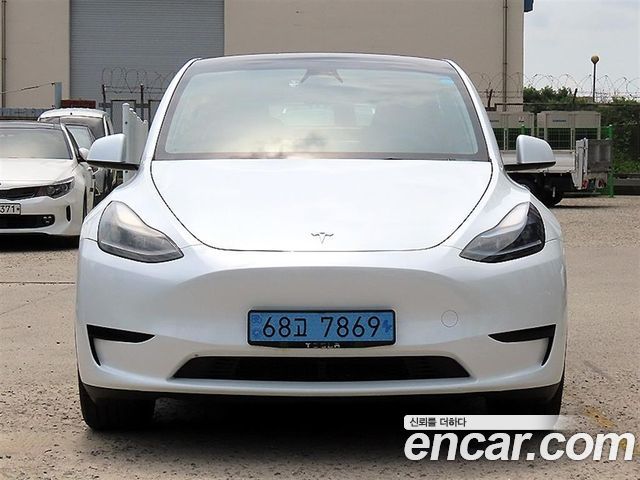 Tesla Model Y RWD - фото 0