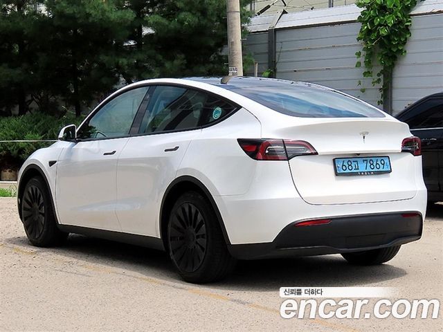 Tesla Model Y RWD - фото 2
