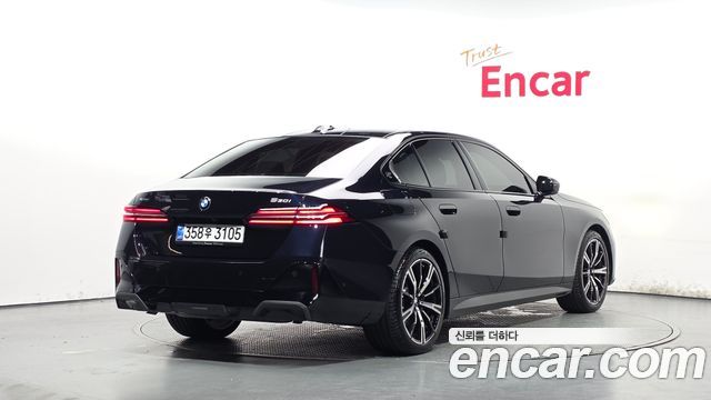 BMW 5 Series G60 530i xDrive M Sport - фото 1