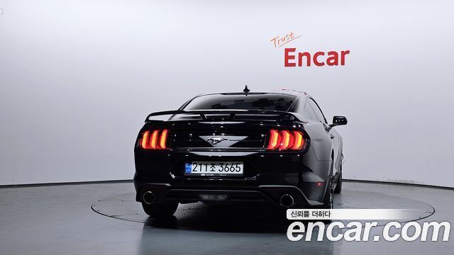 Ford Mustang Coupe - фото 3
