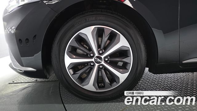 Kia K8 гибрид Noblesse - фото 4