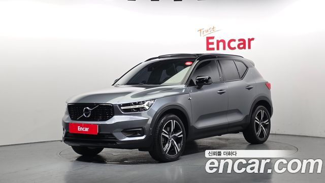 Volvo XC40 T4 R-Design - фото 0