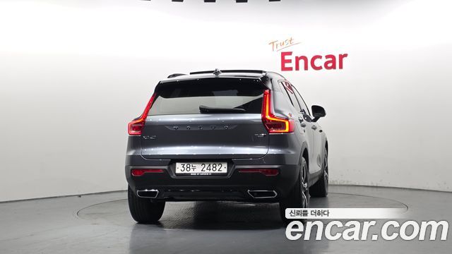 Volvo XC40 T4 R-Design - фото 3