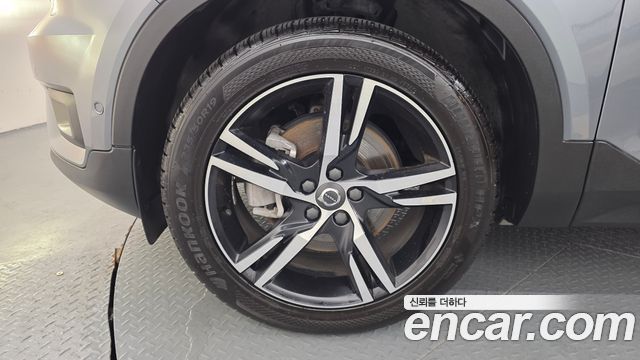 Volvo XC40 T4 R-Design - фото 4