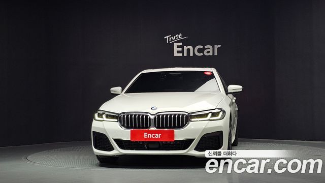 BMW 5 Series G30 520i M Sport - фото 2