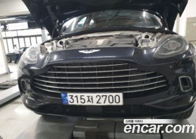 Aston Martin DBX 4.0 V8 - фото 0