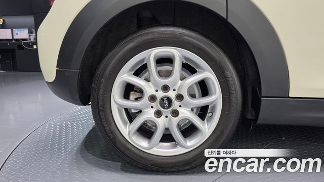 Mini Cooper 5Door HIGH 3rd - фото 4