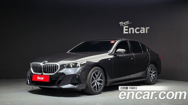 BMW 5 Series G60 520i M Sport - фото 0