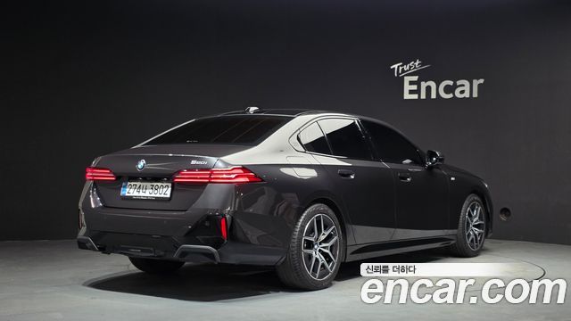 BMW 5 Series G60 520i M Sport - фото 1