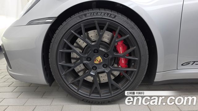 Porsche 911 Targa 4 GTS - фото 4