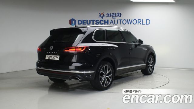 Volkswagen Touareg 3-го поколения 3.0 TDI Prestige - фото 1