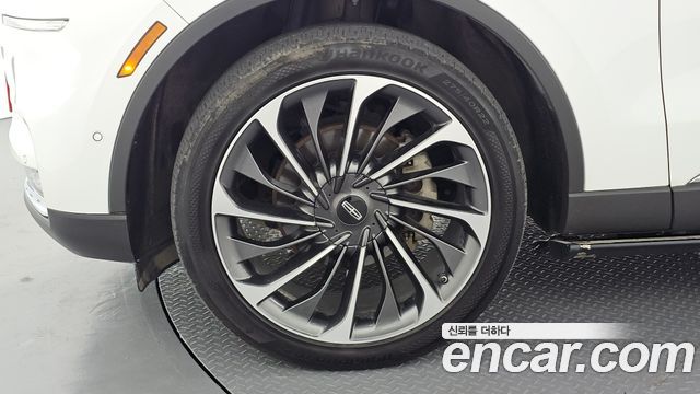 Lincoln Aviator 2-го поколения 3.0 Reserve AWD - фото 4