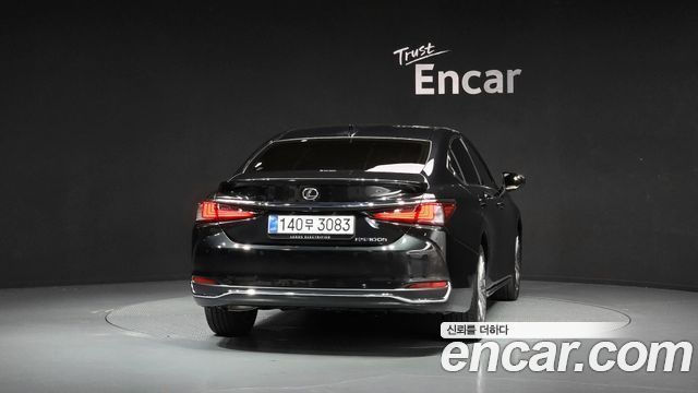 Lexus ES 300h 7-го поколения Executive - фото 3
