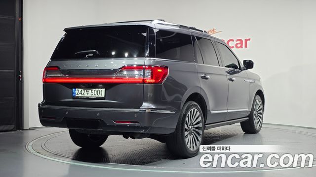 Lincoln Navigator 4-го поколения 3.5L - фото 1