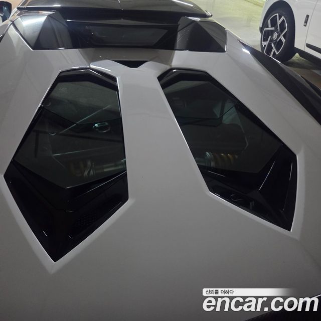 Lamborghini Aventador S LP740-4 Roadster - фото 4
