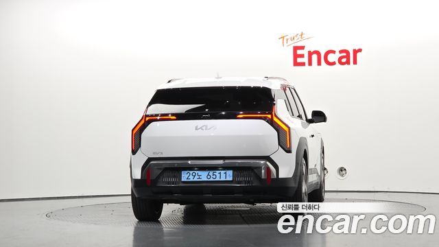 Kia EV3 Long Range 2WD Earth - фото 3