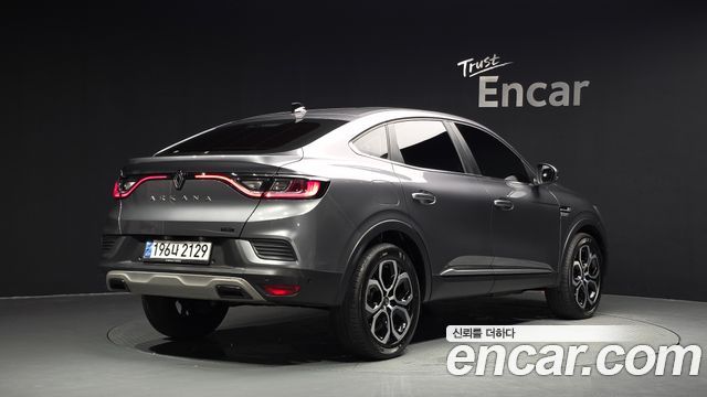 Renault Samsung Arkana 1.6 E-TECH Iconic - фото 0