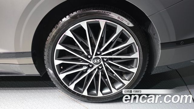 Hyundai Grandeur GN7 2,5 Gasoline 2WD Calligraphy - фото 4