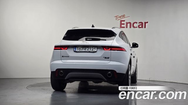 Jaguar E-PACE P250 SE - фото 3