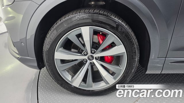 Audi Q8 50 TDI Quattro Premium - фото 4