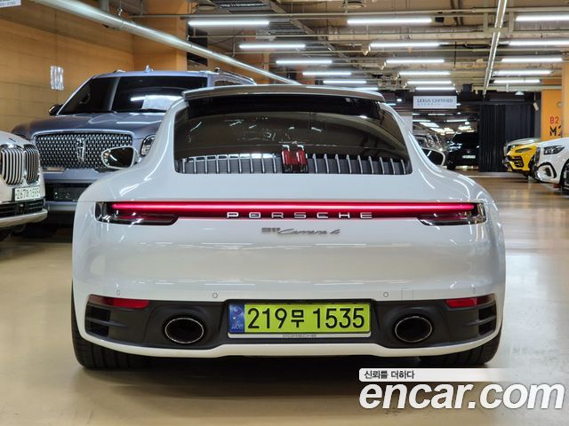 Porsche 911 Carrera 4 - фото 3