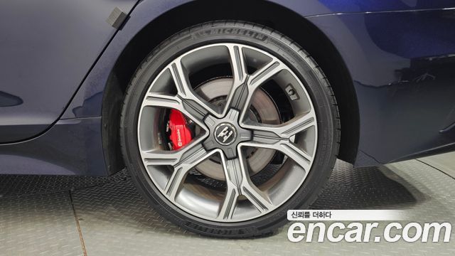 Kia Stinger 2.0 Turbo AWD Platinum - фото 4
