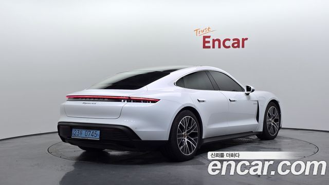 Porsche Taycan 4S - фото 1