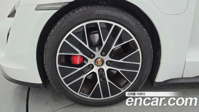 Porsche Taycan 4S - фото 4