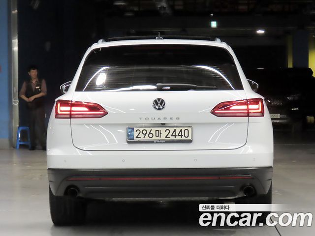 Volkswagen Touareg 3-го поколения 3.0 TDI Premium - фото 3