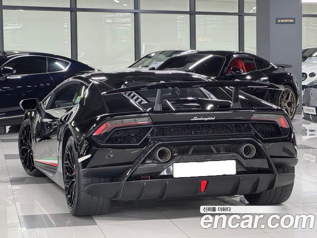 Lamborghini Huracan LP640-4 Performante - фото 2