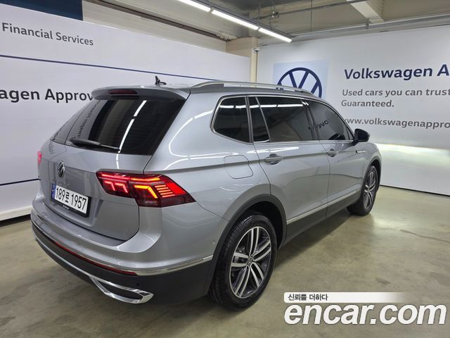 Volkswagen Tiguan Allspace 2.0 TSI Prestige - фото 1