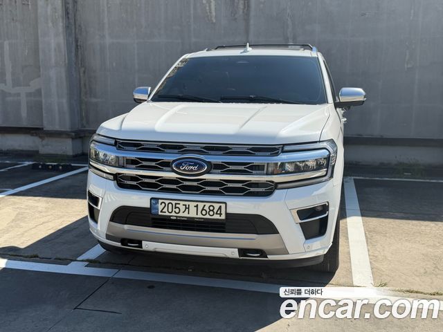 Ford Expedition Platinum 4WD 7Seater - фото 2