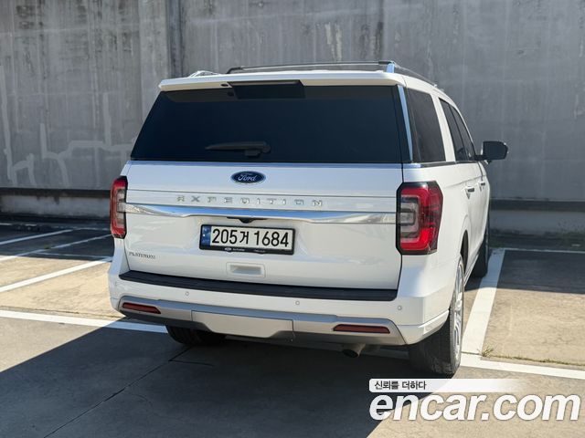 Ford Expedition Platinum 4WD 7Seater - фото 3