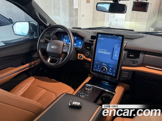 Ford Expedition Platinum 4WD 7Seater - фото 4