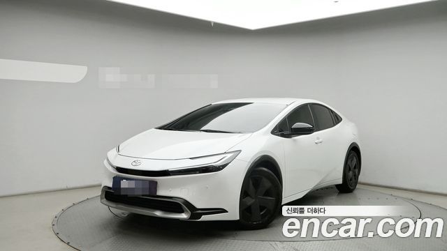 Toyota Prius 5-го поколения 2.0 PHEV SE - фото 0