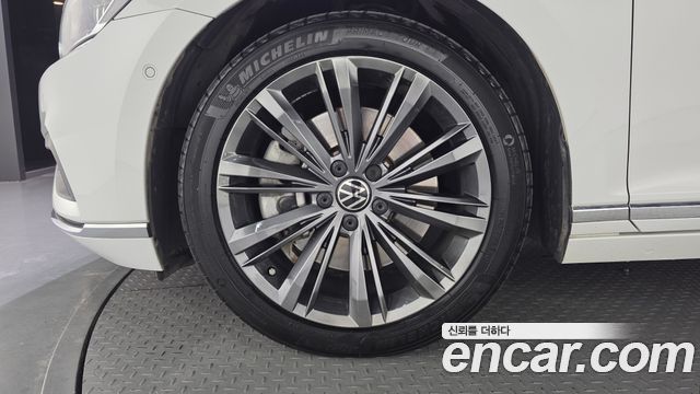 Volkswagen Passat B8 2.0 TDI 4Motion Prestige - фото 4