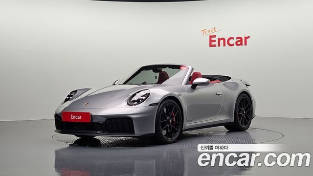 Porsche 911 Carrera 4 GTS Cabriolet - фото 0