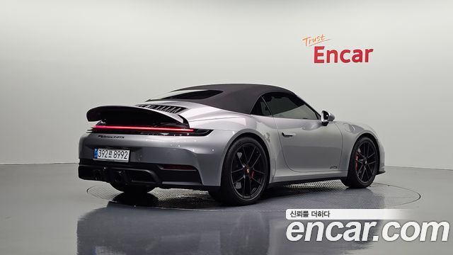 Porsche 911 Carrera 4 GTS Cabriolet - фото 1