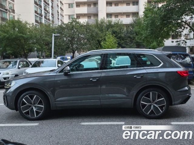 Volkswagen Touareg 3-го поколения 3.0 TDI R-Line - фото 2