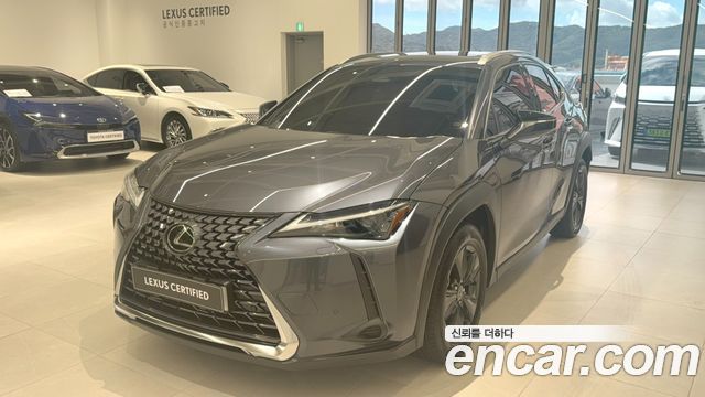 Lexus UX 300h 2.0 2WD - фото 0