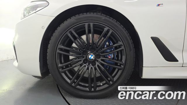 BMW 5 Series G30 540i xDrive M Sport Plus - фото 4