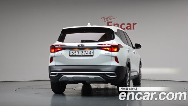 Kia Seltos Diesel 1.6 2WD Prestige - фото 2