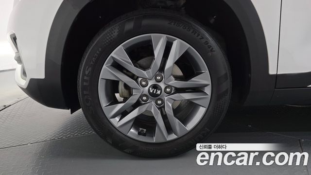 Kia Seltos Diesel 1.6 2WD Prestige - фото 3