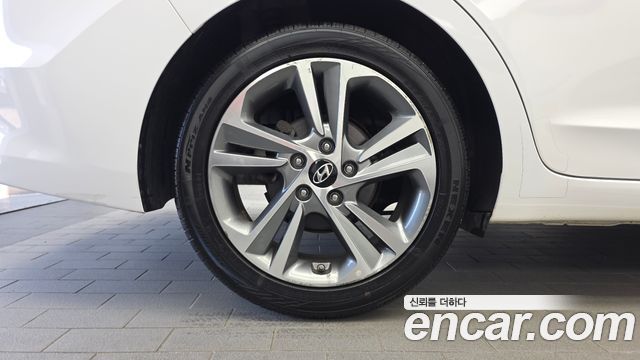 Hyundai Avante AD 1.6 GDI Value Plus - фото 4