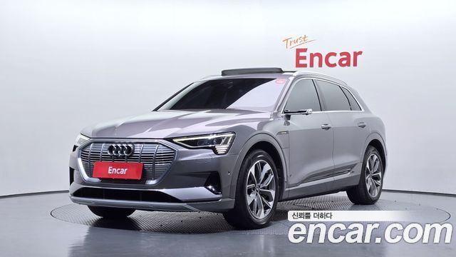 Audi e-Tron 55 Quattro - фото 0