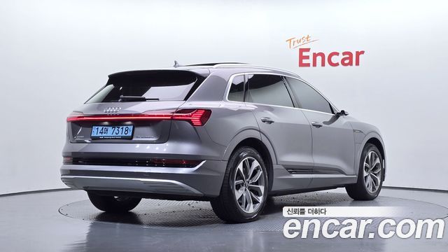 Audi e-Tron 55 Quattro - фото 1