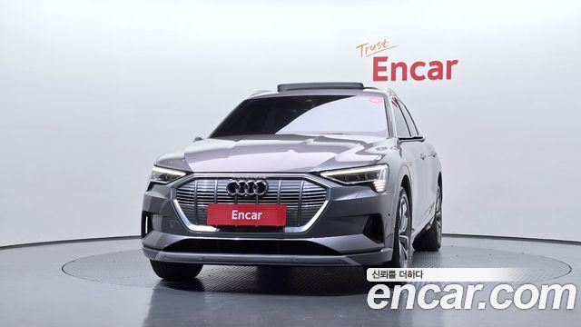Audi e-Tron 55 Quattro - фото 2