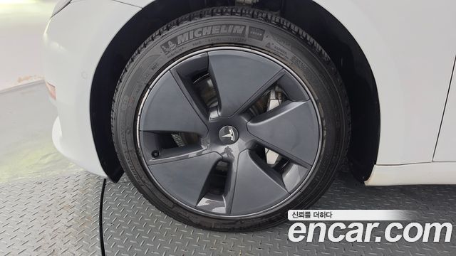 Tesla Model 3 Long Range AWD - фото 4
